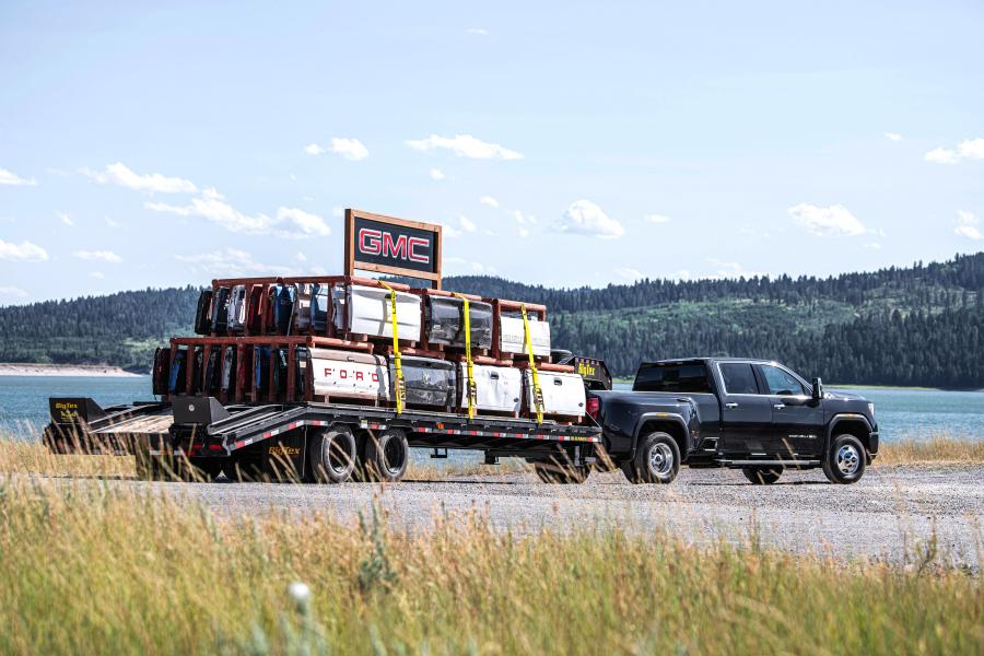  GMC Sierra 3500 HD Denali Crew Cab 2019 года  (фото 7 из 12)